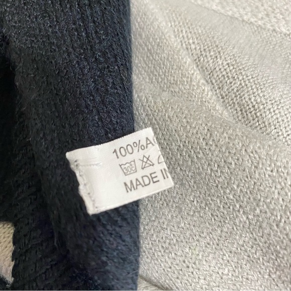 Navy Blue to Light Gray Ombre Versatile Scarf & Button Wrap - Picture 5 of 6